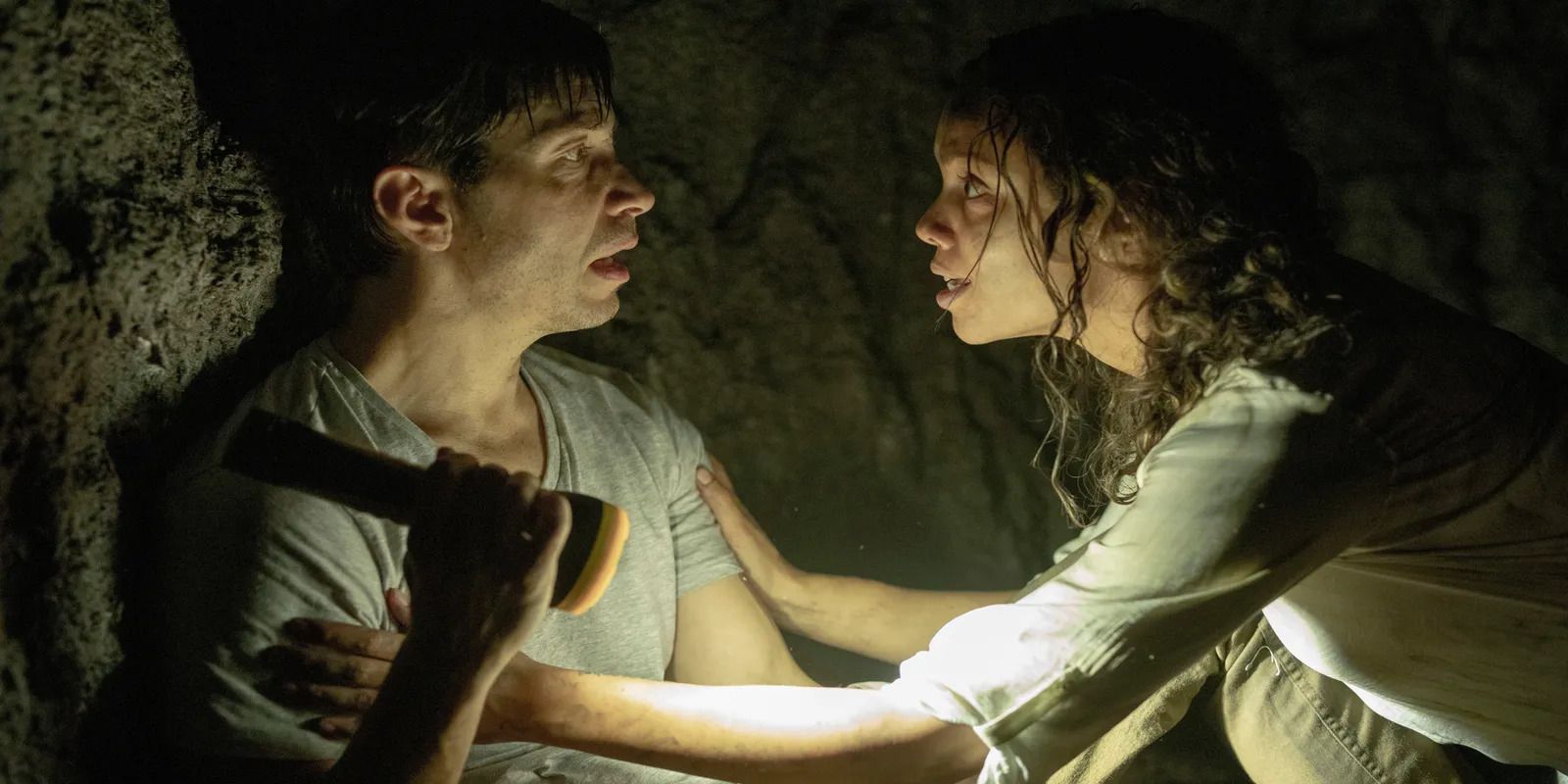 Fizyczna premiera Barbarian: Nowy krok w dystrybucji filmów grozy