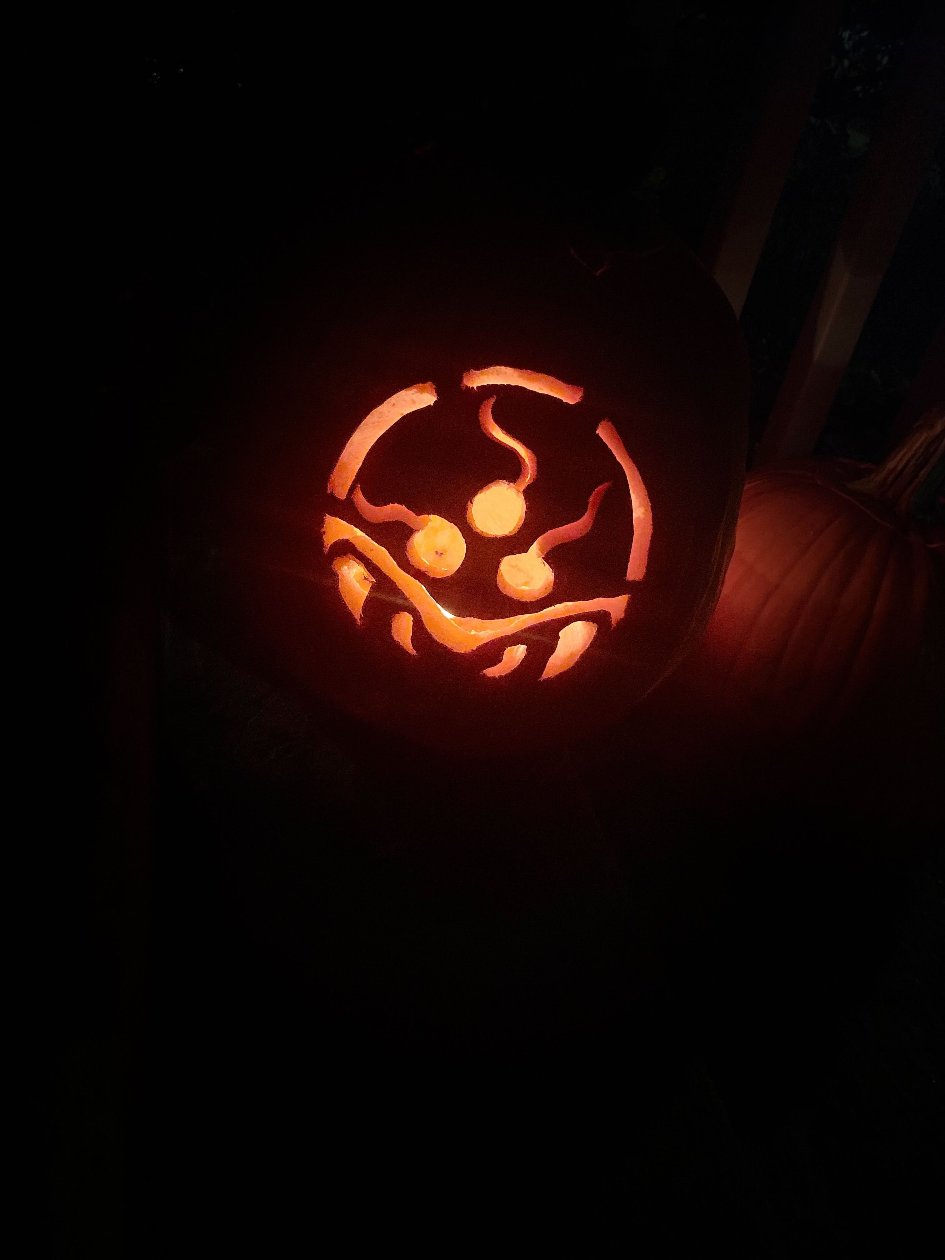 Spooky video game monster jack-o'-lantern pumpkin carving
