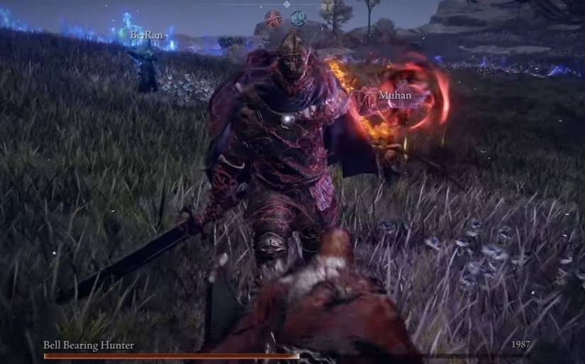 A boss fight against the Bell Bearing Hunter in Elden Ring Nightreign, as the enemy prepares to attack the palyer.