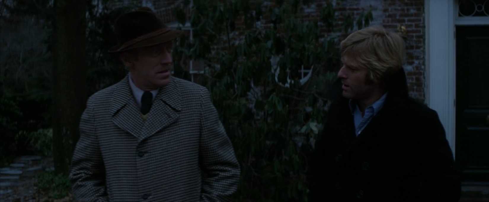 Robert Redford in conversation with Max Von Sydow in Three Days of the Condor