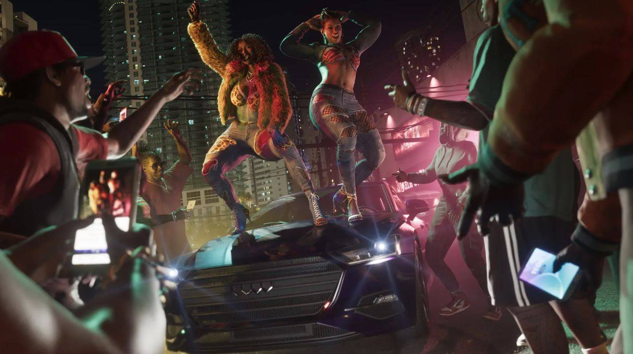 GTA 6 में NPCs की भीड़ एक कार के ऊपर दो महिलाओं के रूप में नृत्य करती है।