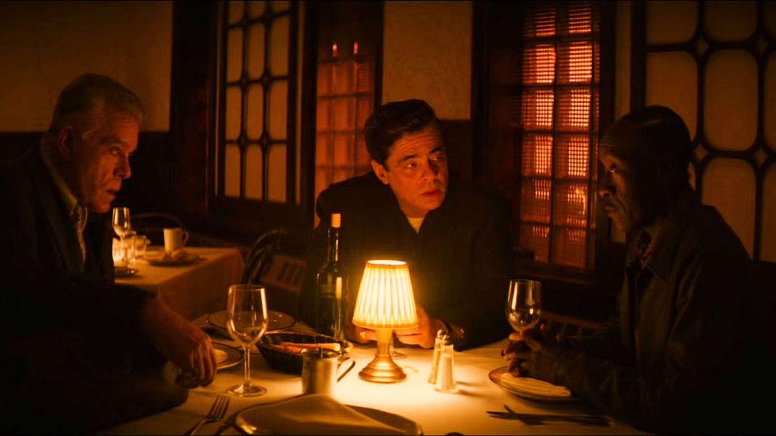 Benicio del Toro Reunites with Steven Soderbergh in a Tense, Stylish Thriller Benicio del Toro Reunites with Steven Soderbergh in a Tense, Stylish Thriller