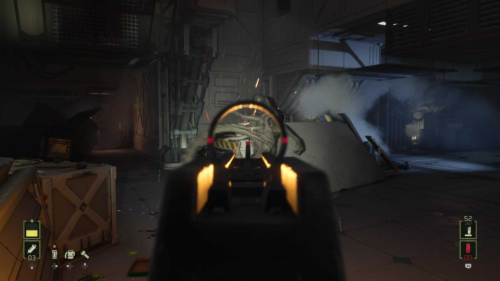 First-person view: firing a pulse rifle at a Xenomorph in Alien: Rogue Incursion.