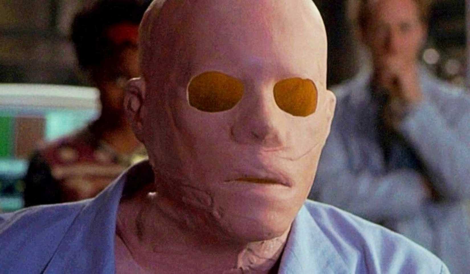 Kevin Bacon as a scientist rendered invisible in Hollow Man