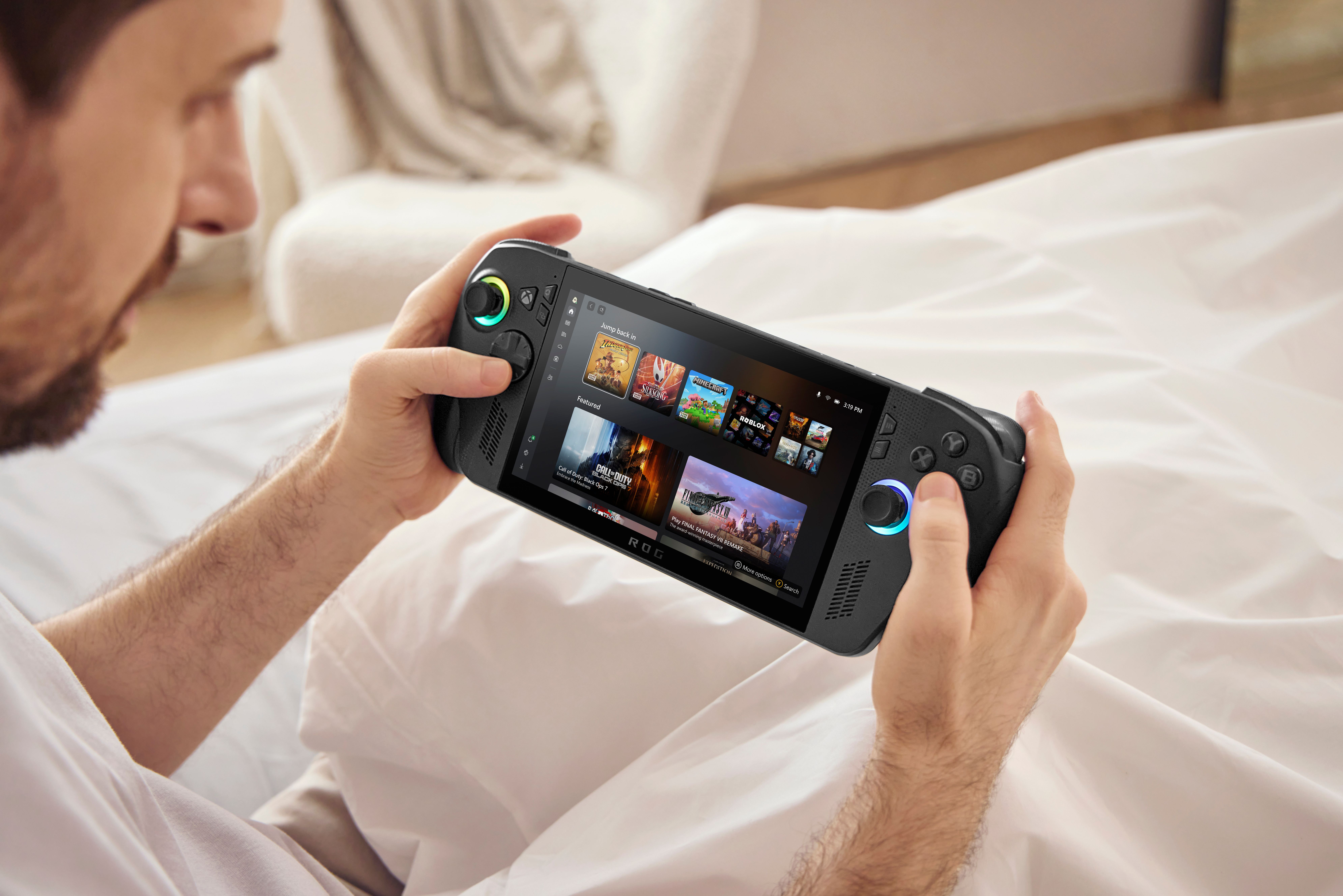 Mnenja o Asus ROG Xbox Ally X deljena: Visoka cena in pomanjkljivosti operacijskega sistema izstopajo