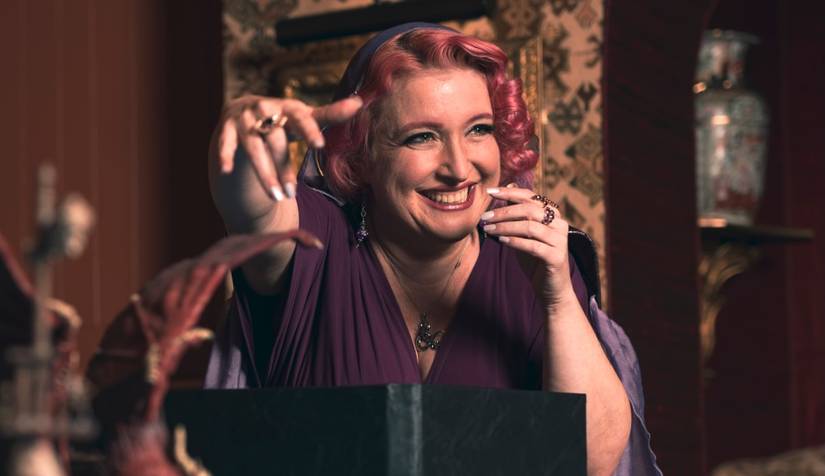 Elisa Teague running a Dungeons & Dragons session