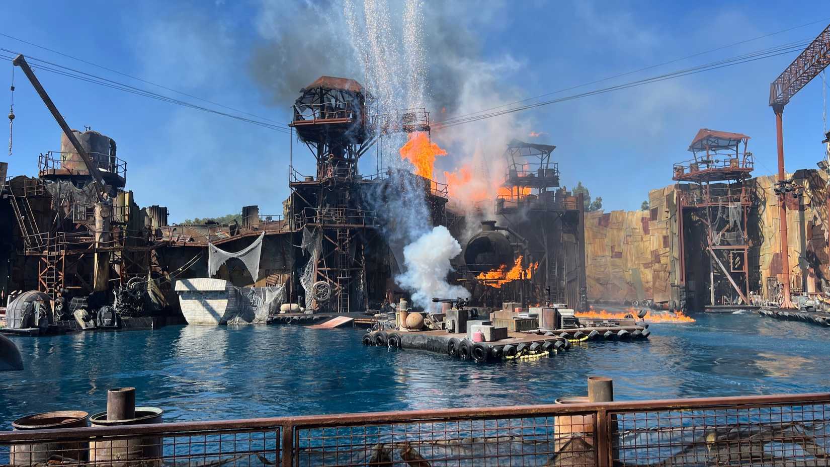 Kevin Costner s Waterworld Makes For An Incredible Theme Park Stunt Show kevin-costner-s-waterworld-makes-for-an-incredible-theme-park-stunt-show