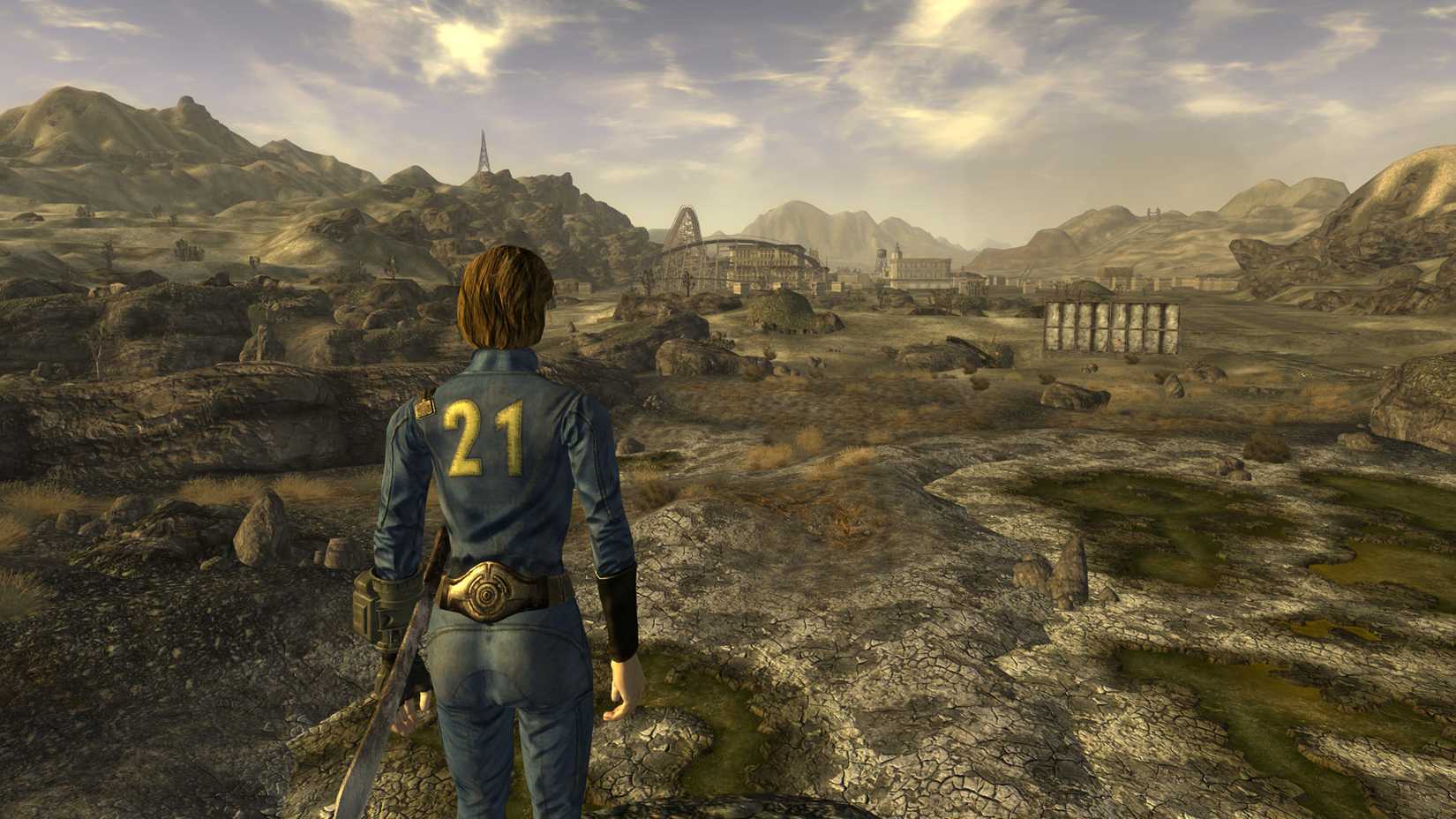 A player looks at the desert landscape in Fallout: New Vegas.