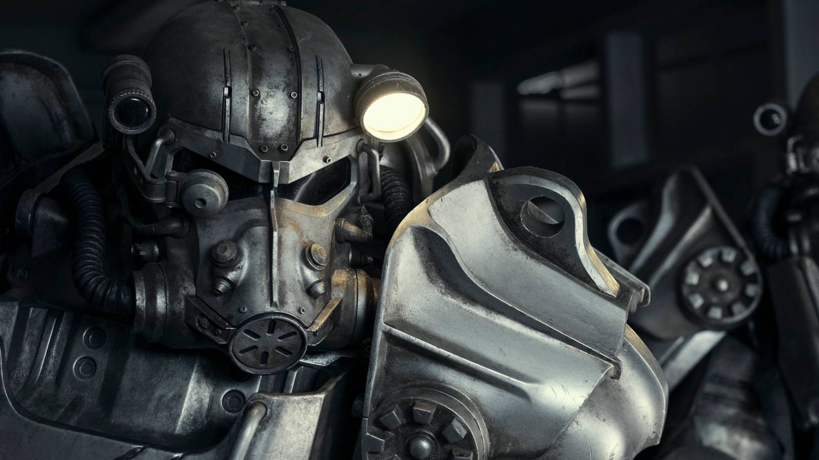 Fallout Star Reveals They Had a Panic Attack While Wearing Power Armor Fallout Star Reveals They Had a Panic Attack While Wearing Power Armor