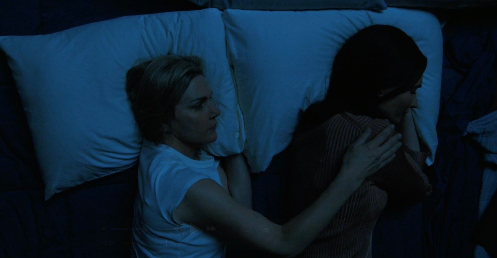 A moment of intimacy between Carol and Zosia