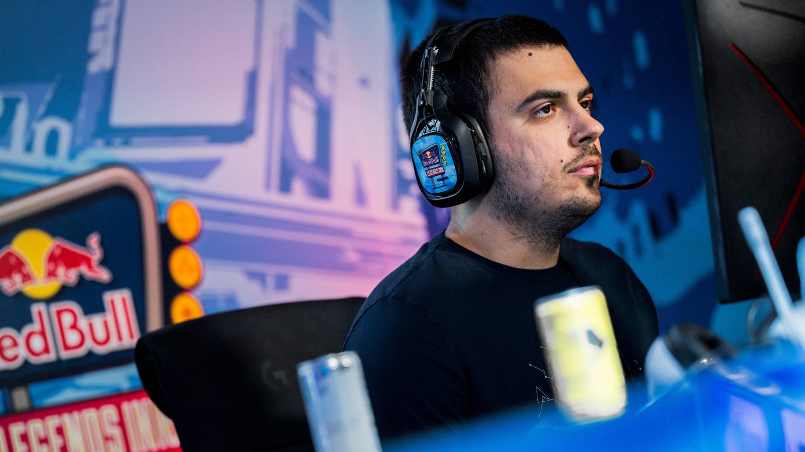 A day in the life of Apex Legends esports king ImperialHal