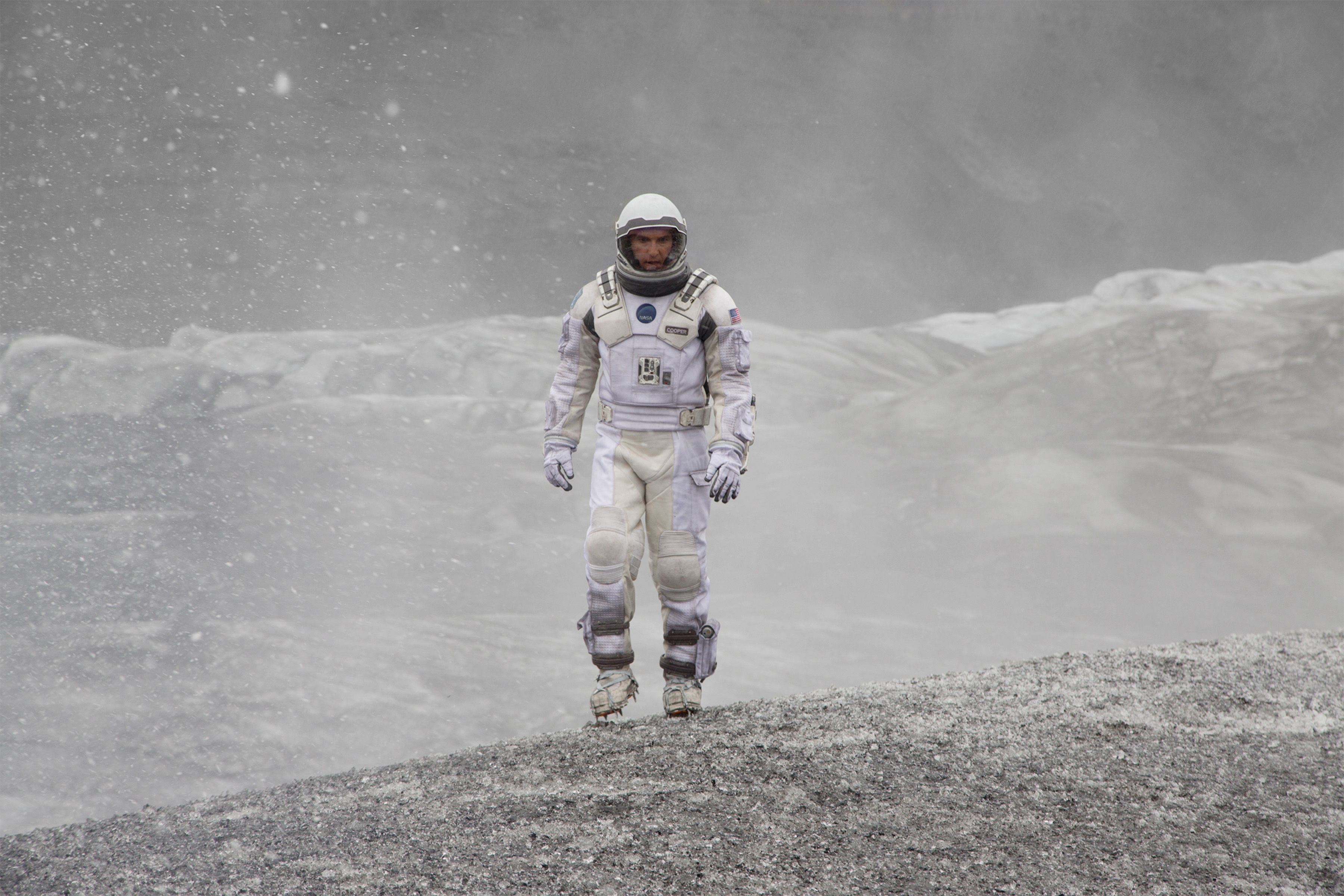 7 Huge Differences Between Christopher Nolan's 'Interstellar' and Steven Spielberg's Original Script