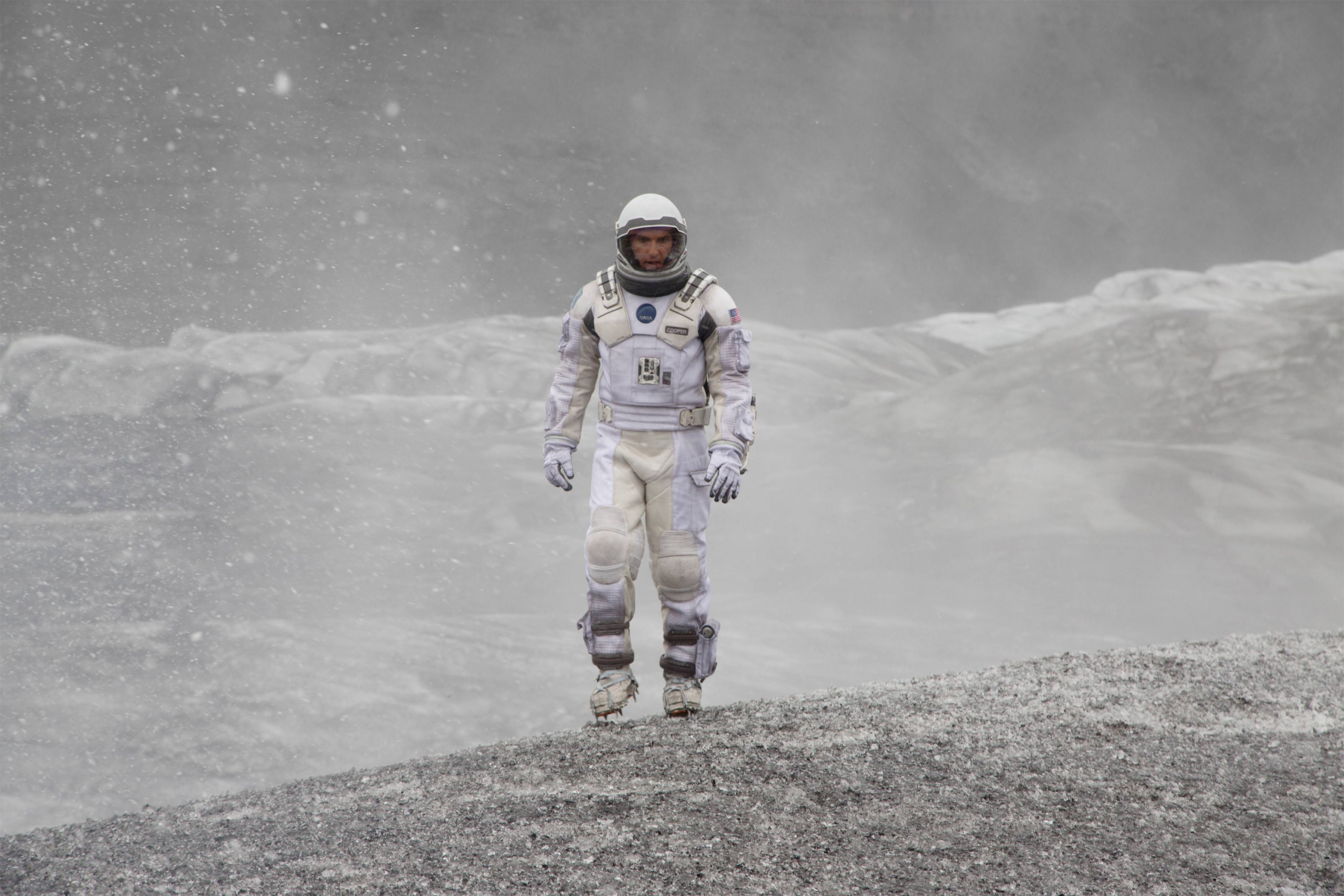 7 Huge Differences Between Christopher Nolan's 'Interstellar' and Steven Spielberg's Original Script