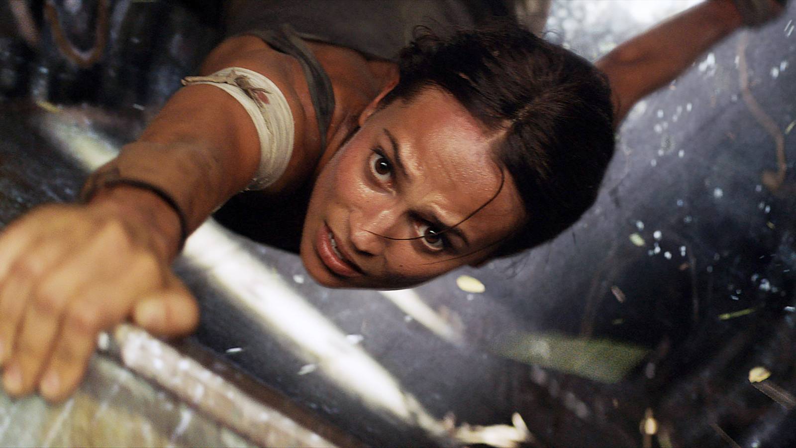 Who made the better Tomb Raider: Angelina Jolie or Alicia Vikander?