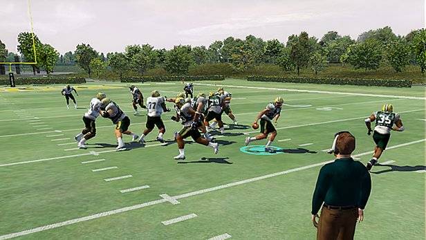 A football team practices in NFL Head Coach.