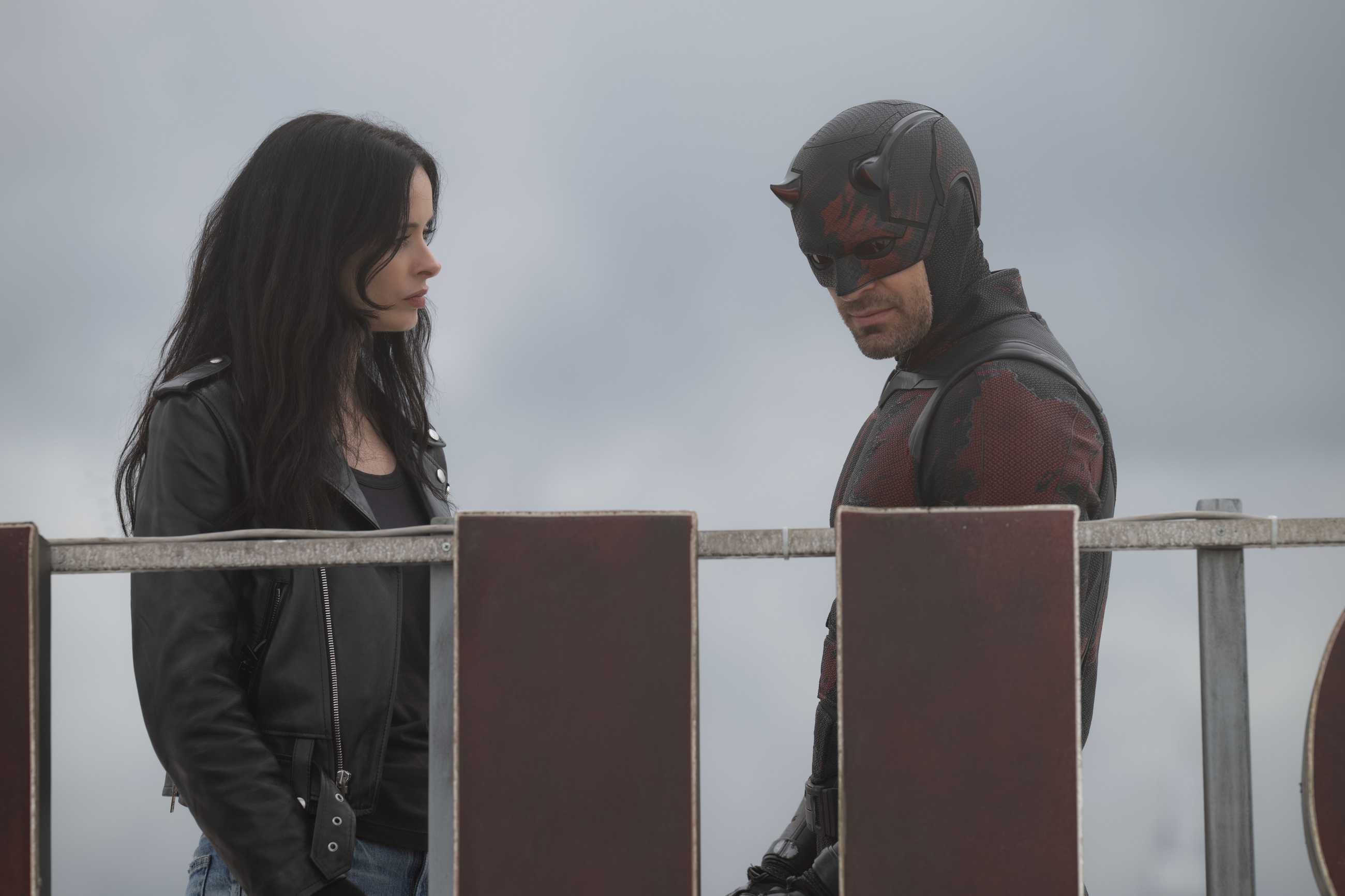 Daredevil talks with Jessica Jones