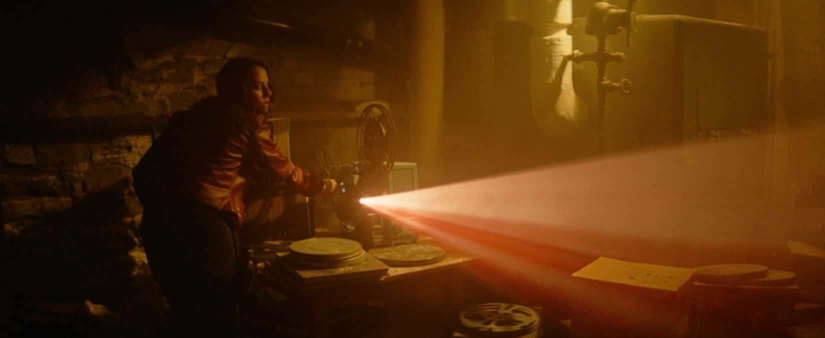 Atmospheric projector scene from Resident Evil
