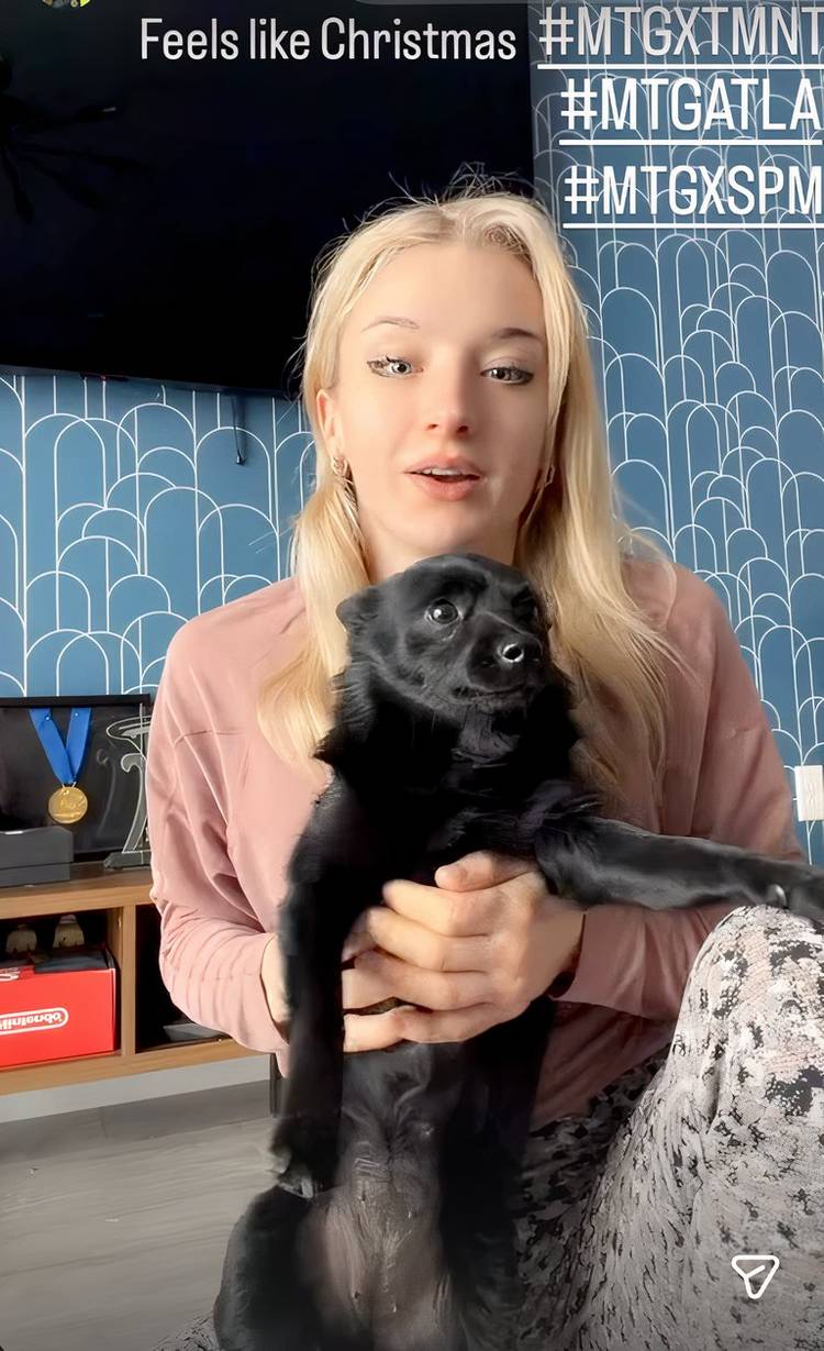 amber glenn with dog