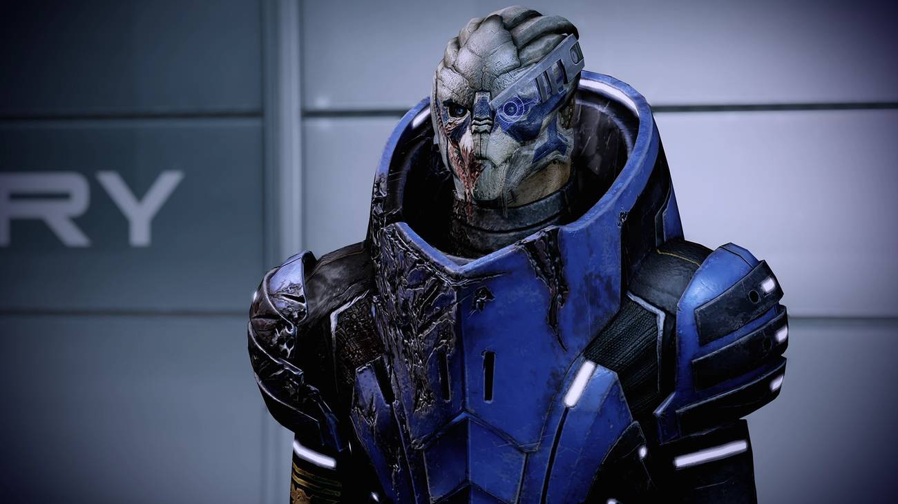 Garrus Vakarian stands in the Normandy in Mass Effect