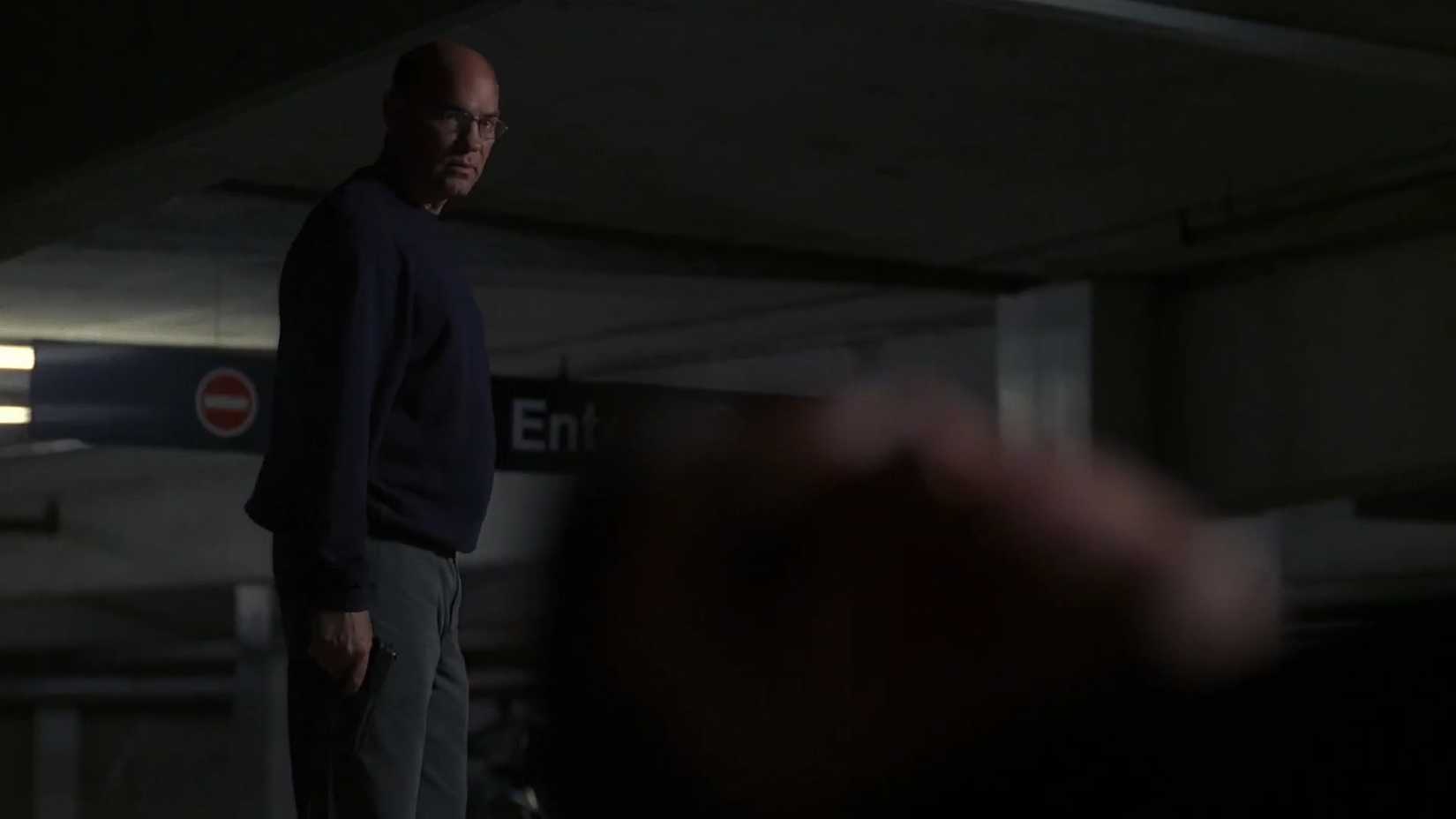 Skinner stands over Krycek's dead boy