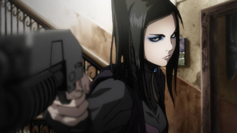Uma investigadora aponta uma arma para a câmera no Ergo Proxy