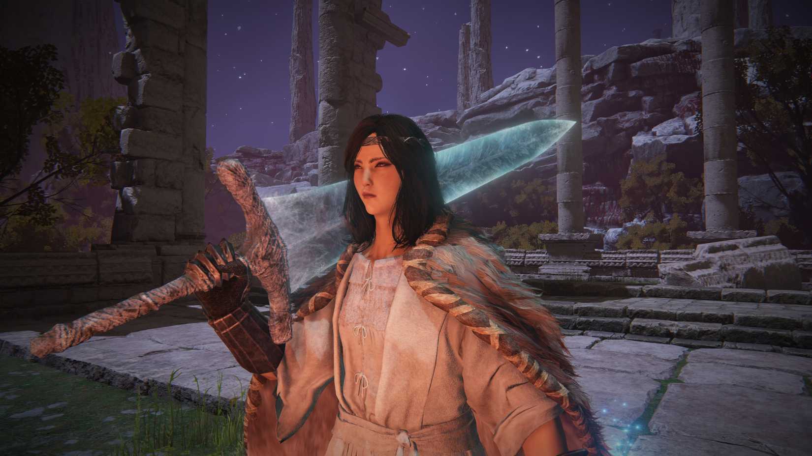 A tarnished holds a Moonlight Greatsword in a screenshot from Elden Ring