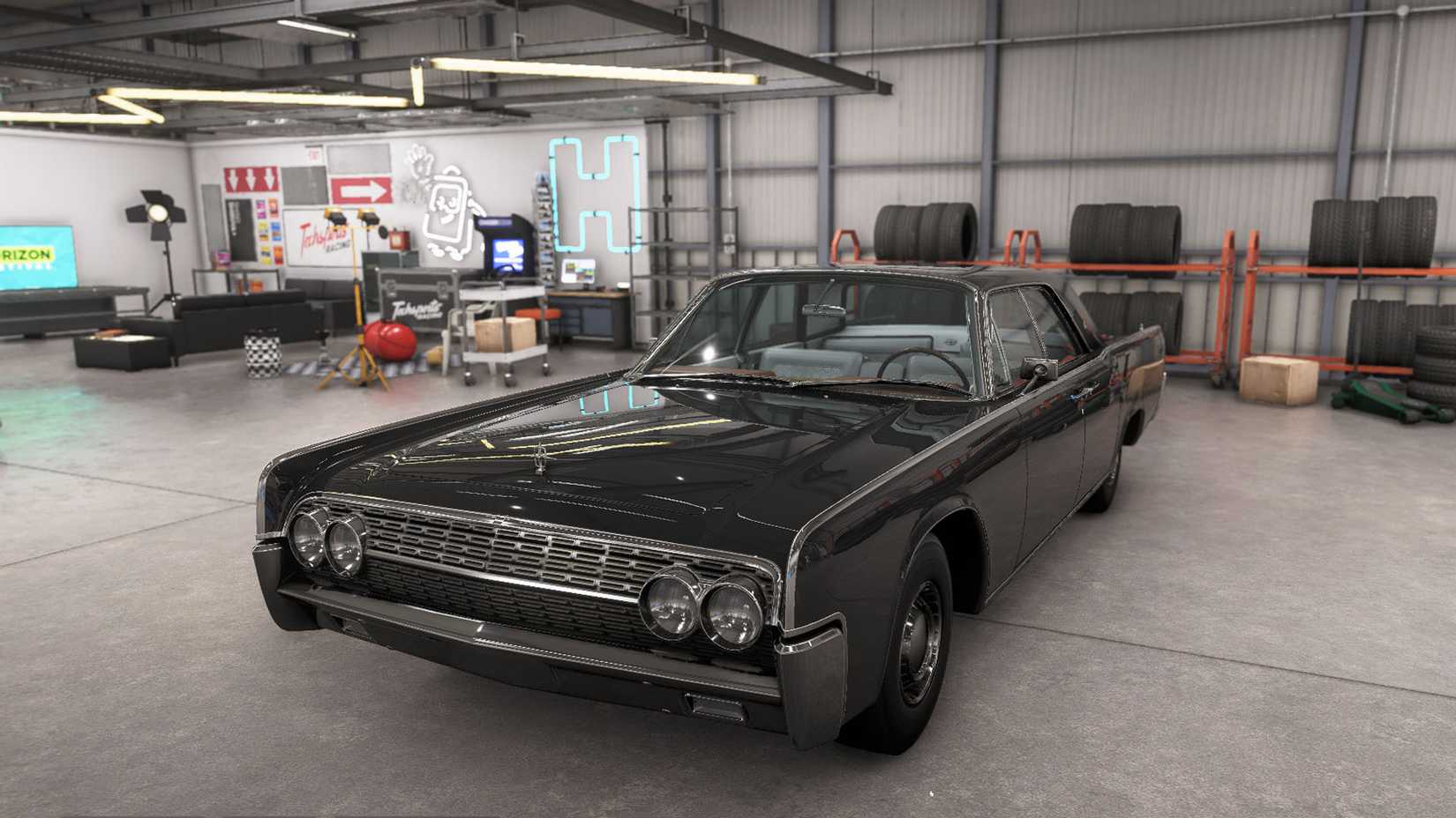 A Forza Horizon 6 screenshot showing the Lincoln Continental