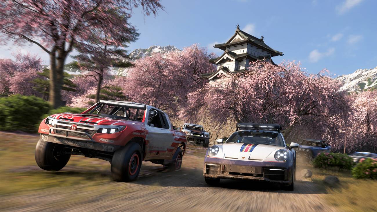 ForzaHorizon6-Launch-03-Hirosaki_Castle-1x1_WM