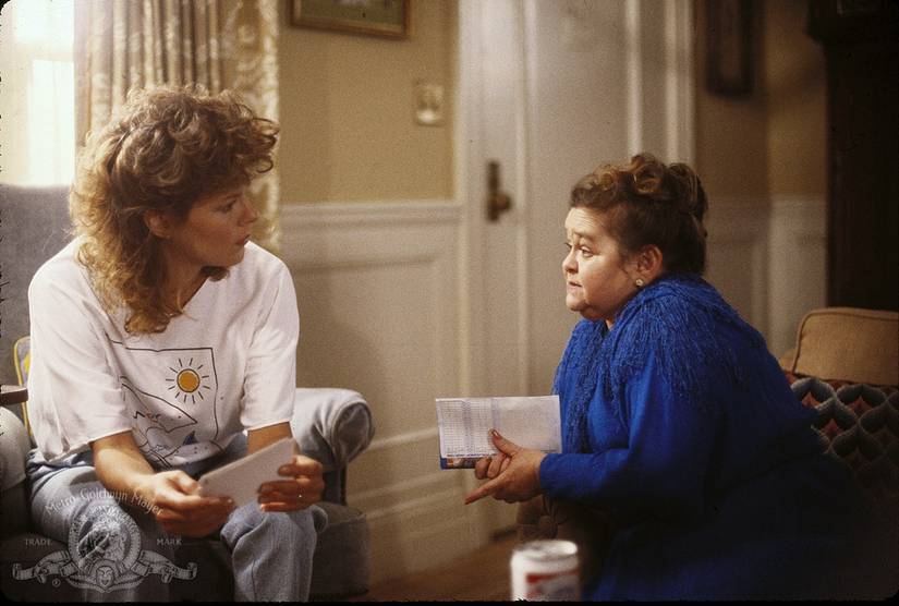 Diane speaking with Tangina in Poltergeist II
