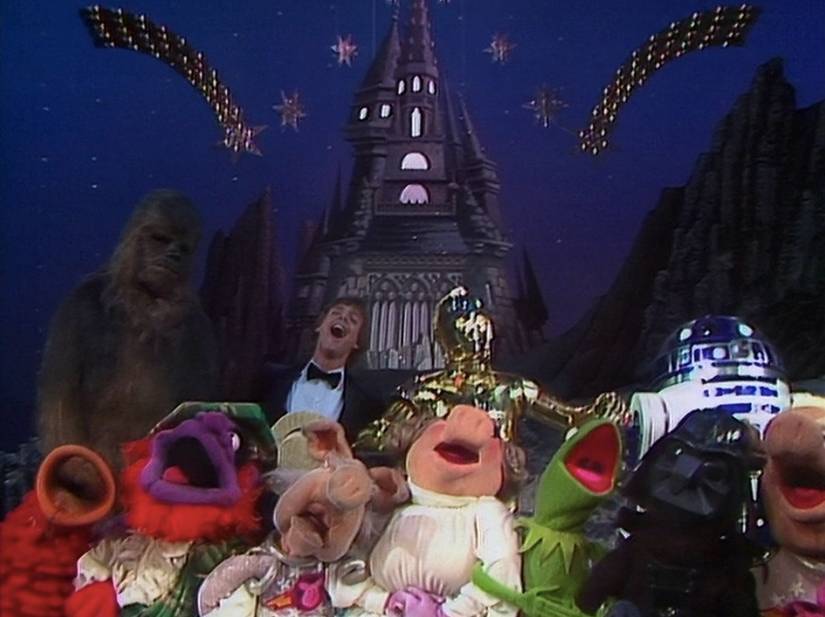 The Muppets and Star Wars Characters sing "When You Wish Upon a Star"
