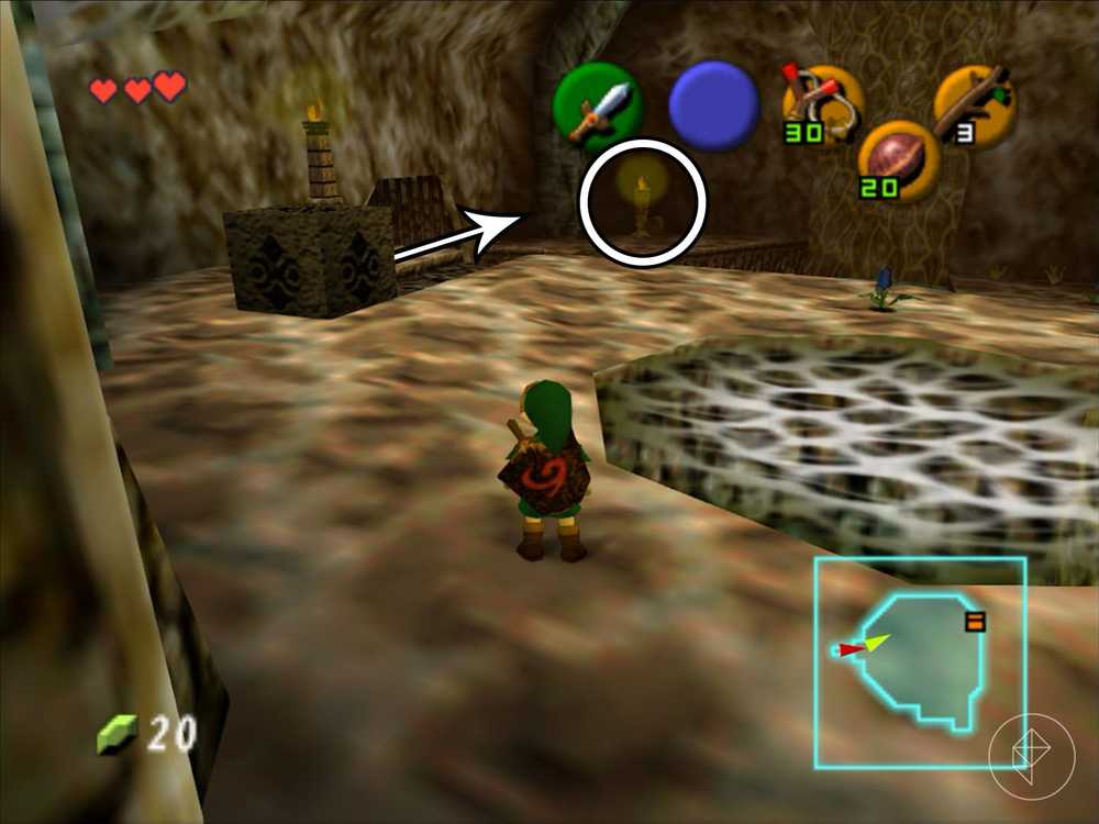 Link em uma sala com um bloco grande de pedra e uma abertura coberta por teia em Ocarina of Time.
