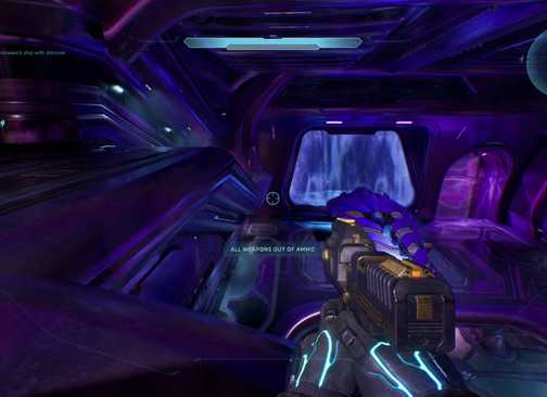 Người chơi trong Halo: Campaign Evolved nhìn vào tàu Seraph