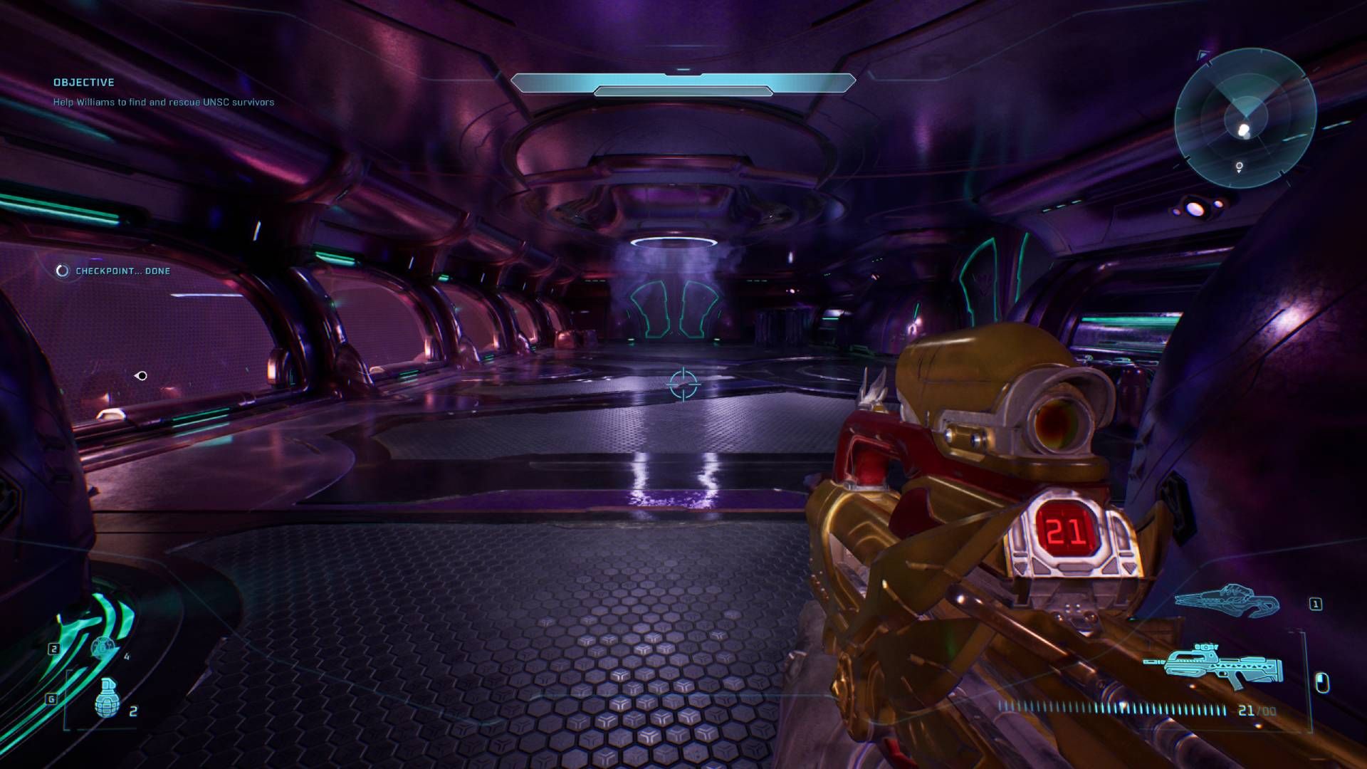 Der Spieler in Halo: Campaign Evolved blickt auf den Raum mit den gro&szlig;en Fenstern auf der linken Seite.