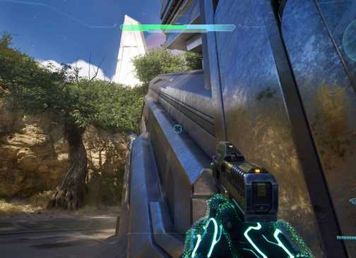 The player in Halo: Campaign Evolved climbing the structure with the Acrophobia skull on.