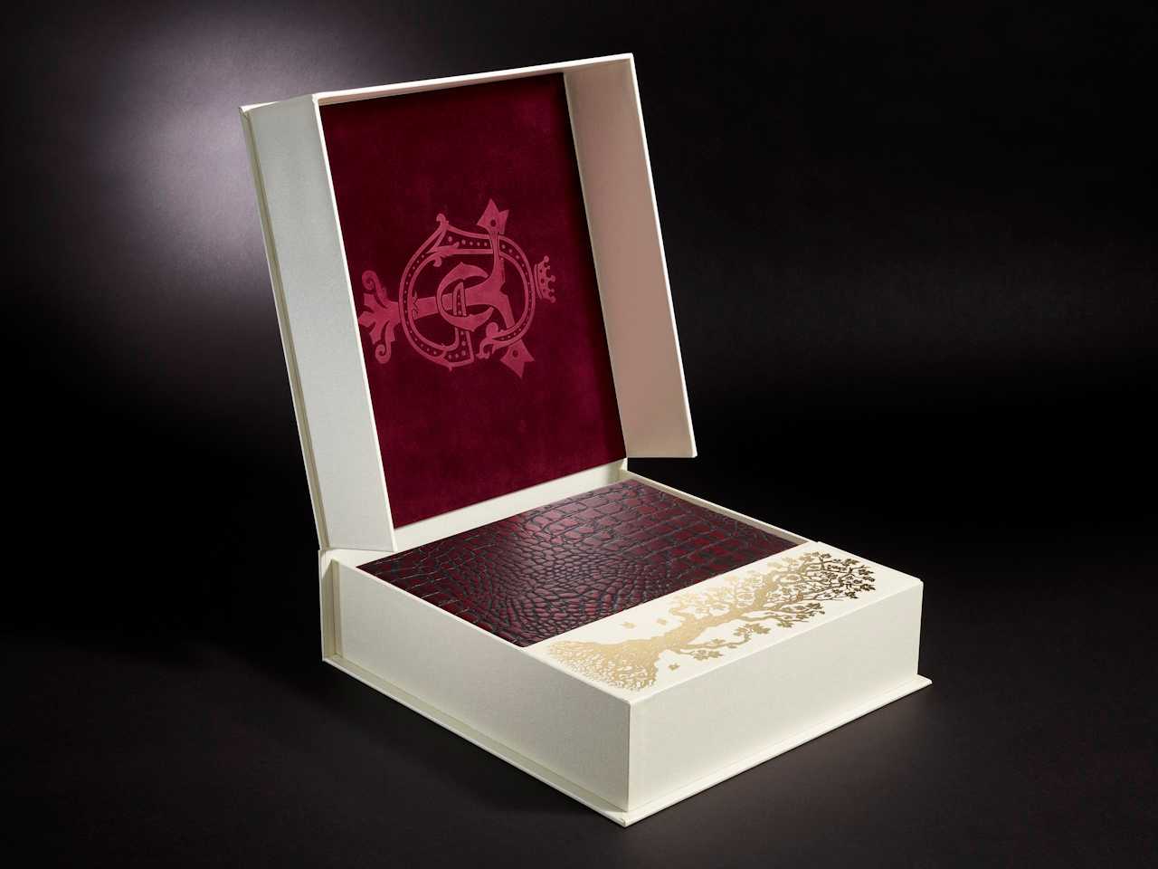 Illustrated-Game-of-Thrones-Box