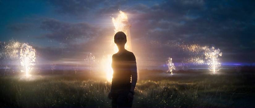 Lena watches as the Shimmer destructs itself in Annihilation