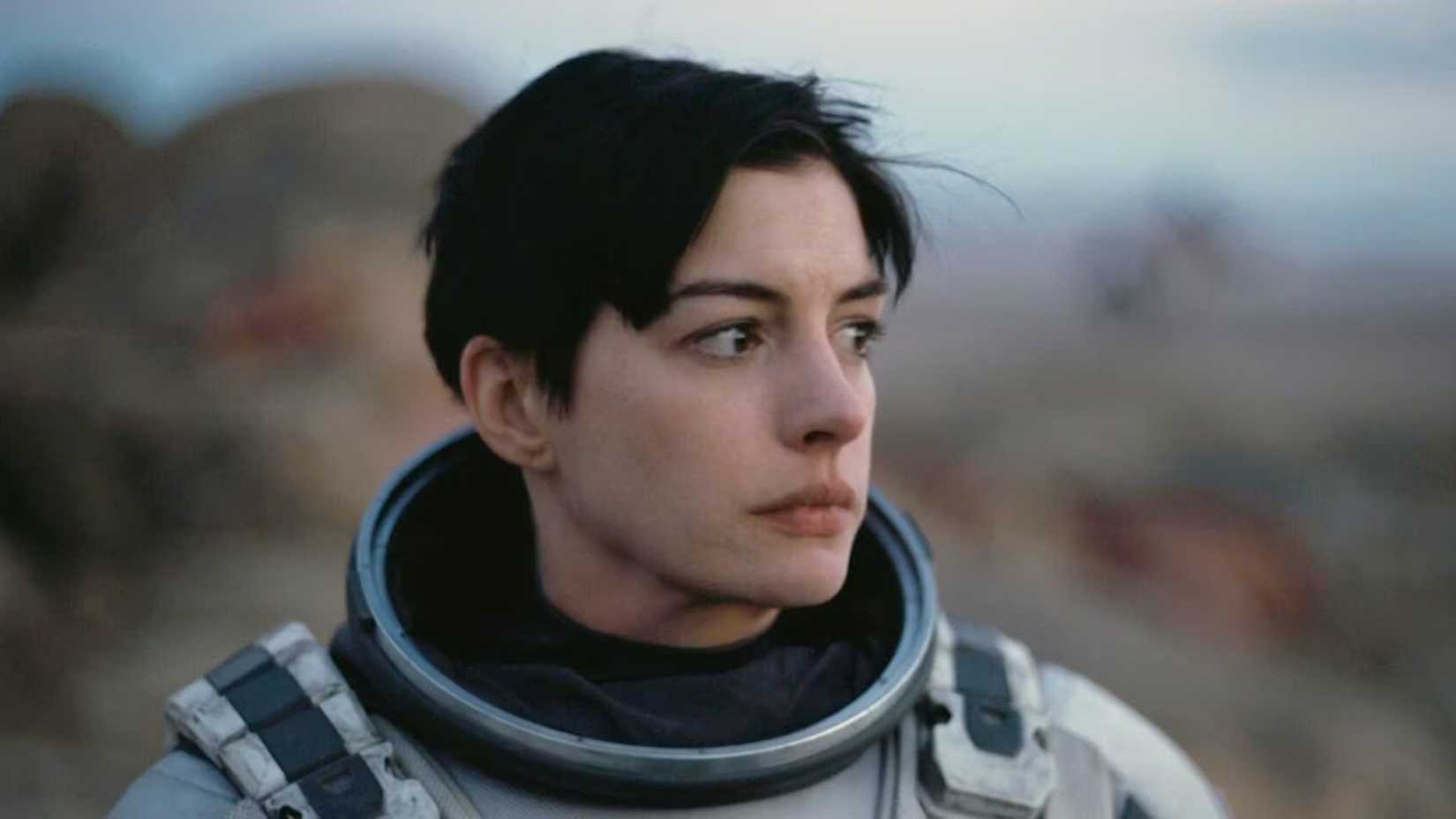 anne-hathaway-calls-christopher-nolan-an-angel-for-backing-h_87yj-1