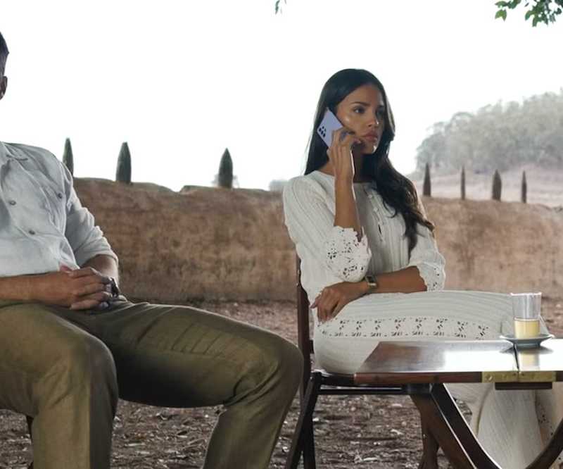 eiza gonzalez henry cavill in the grey