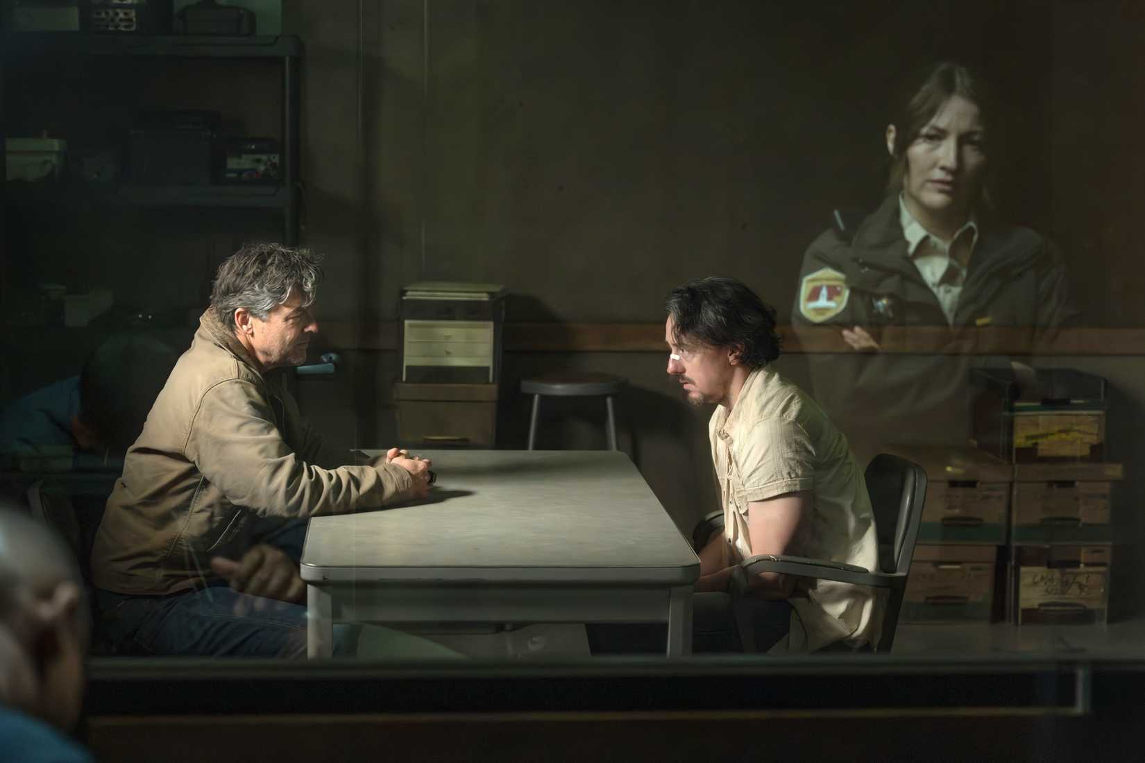 lanterns kyle chandler chris coy kelly macdonald