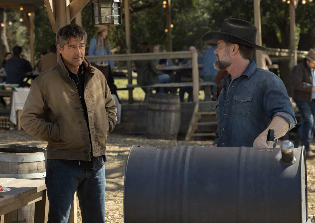 kyle-chandler-garret-dillahunt