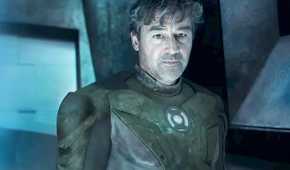 Lanterns hal jordan in suit