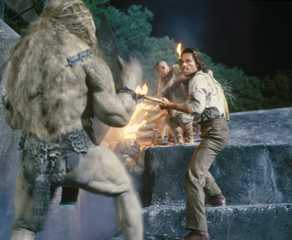 guy pierce fends off a morlock in the time machine (2002)