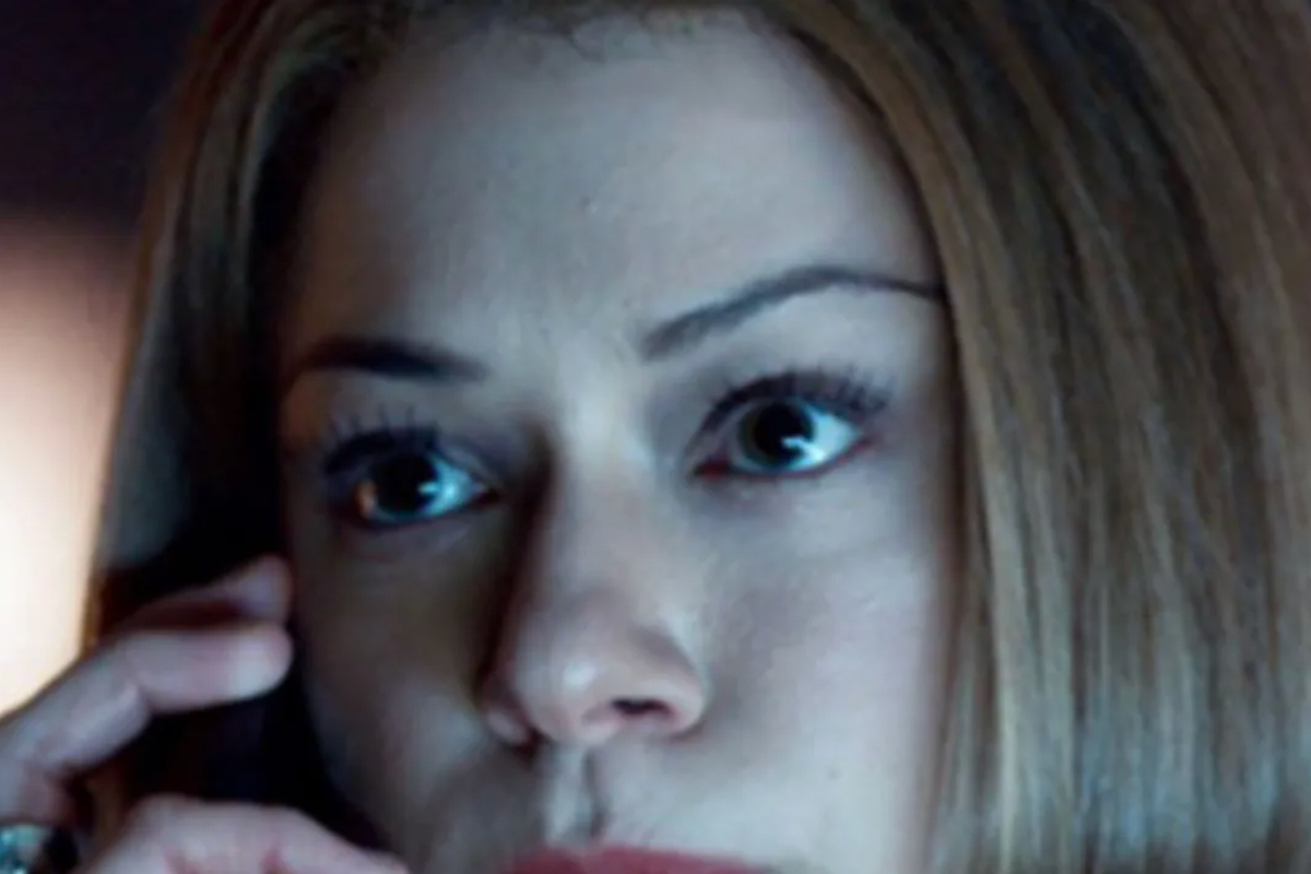 The iconic train station scene from the first episode of Orphan Black featuring Sarah Manning