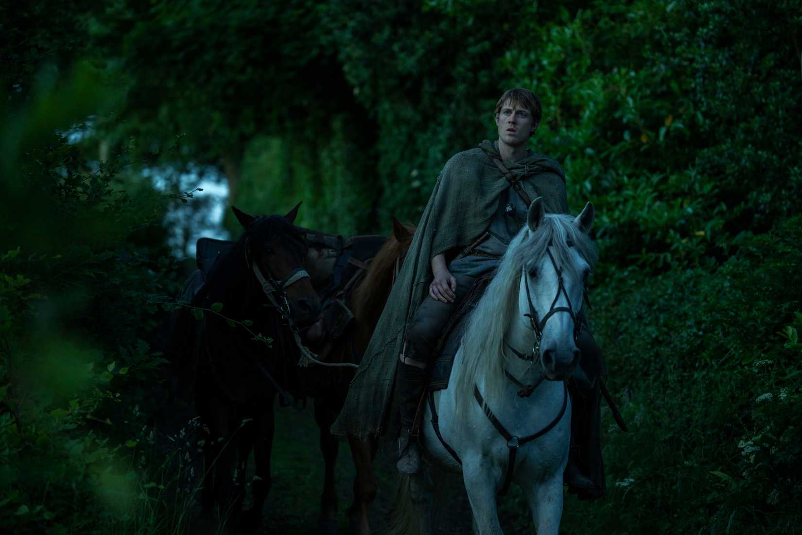 Dunk rides a horse at dusk in A Knight of the SEven Kingdom