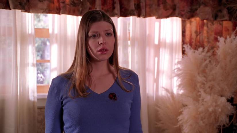 Tara wearing a blue sweater in Buffy the Vampire Slayer