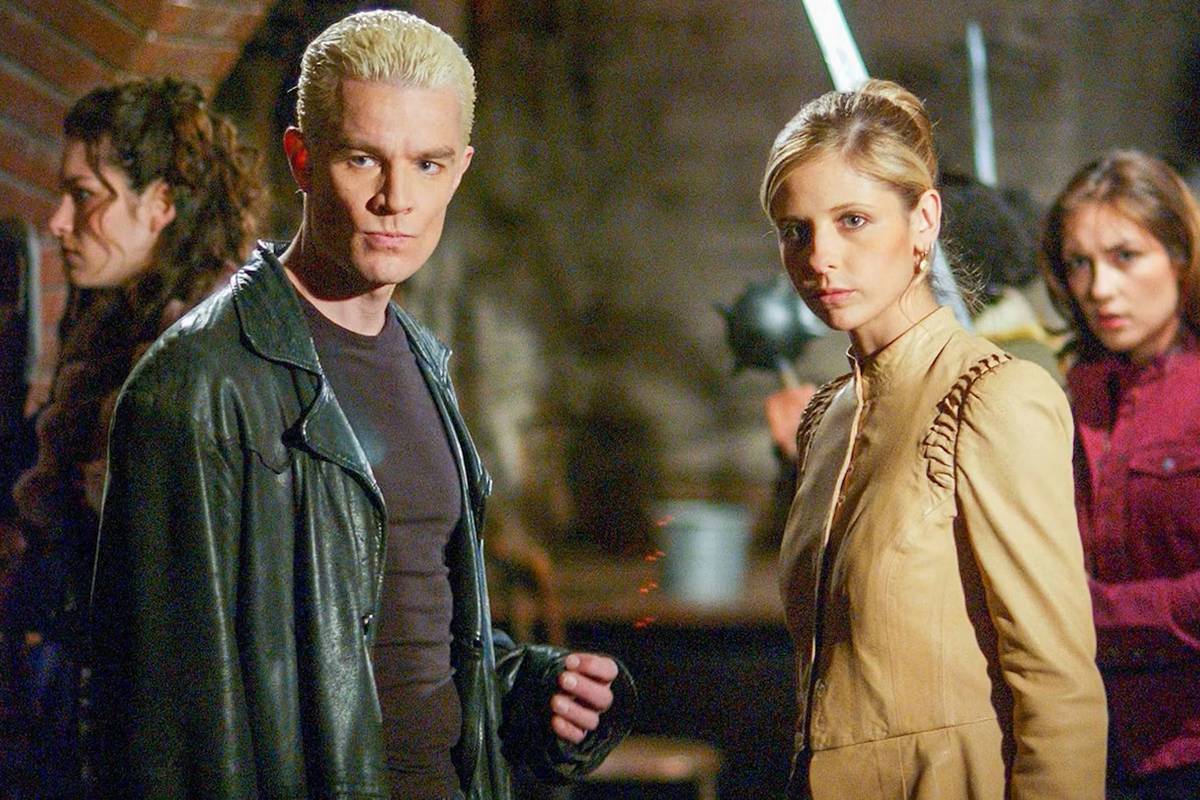 The cast of Buffy the Vampire Slayer in a pivotal scene from season 5