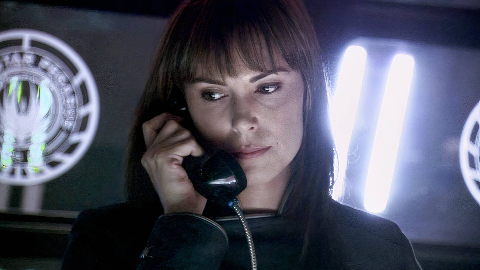 21 Years Ago, an Iconic Sci-Fi Series Delivered Its Most Mind-Blowing Cliffhanger