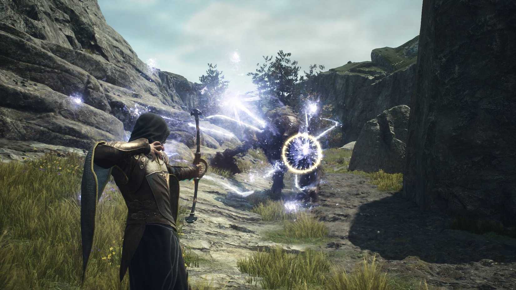 A mage casting spells at an enemy in Dragon's Dogma 2.