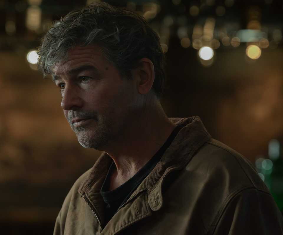 Hal Jordan (Kyle Chandler) scowls in Lanterns