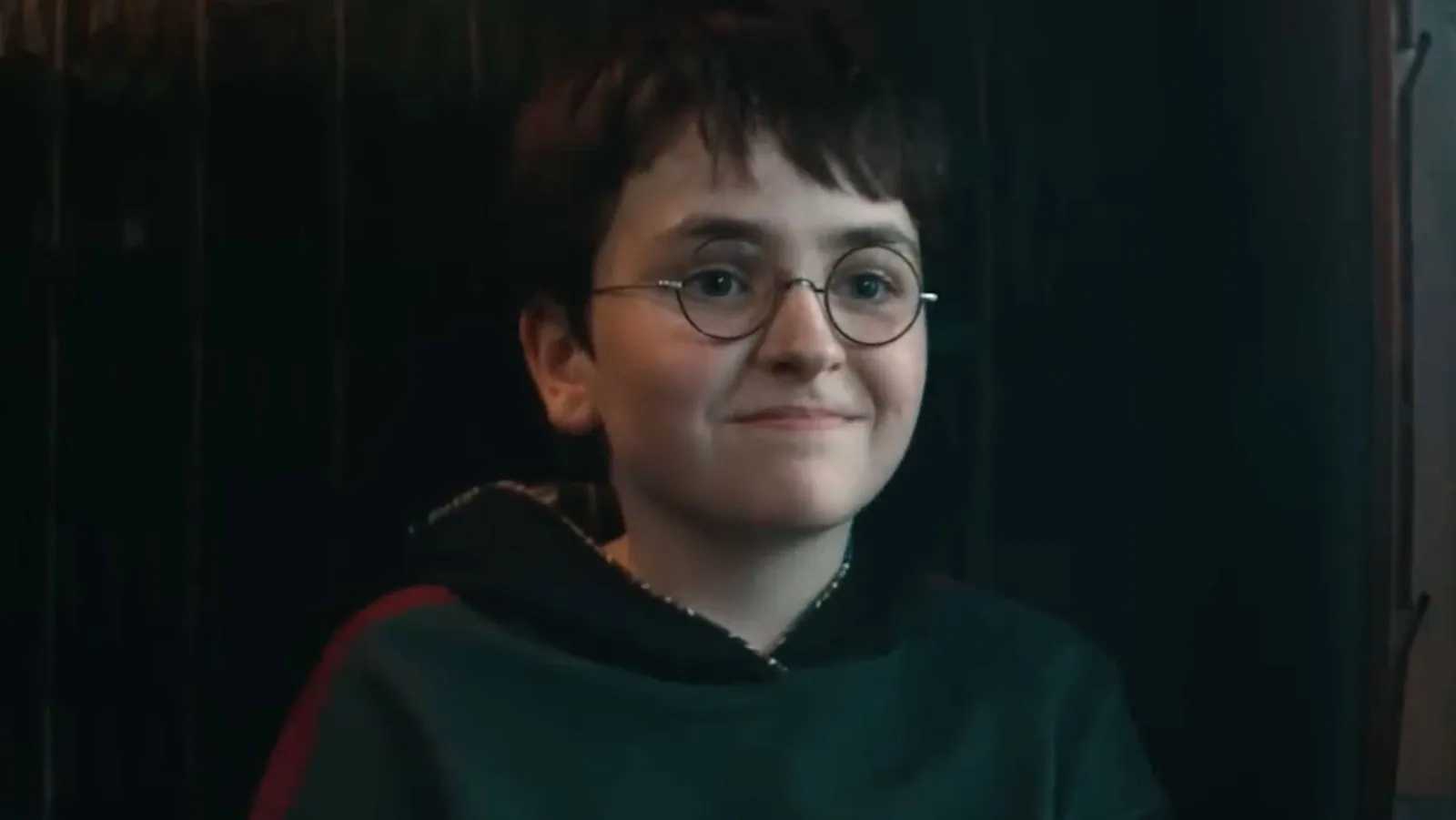 Harry Potter (Dominic McLaughlin) awaits his arrival to Hogwarts